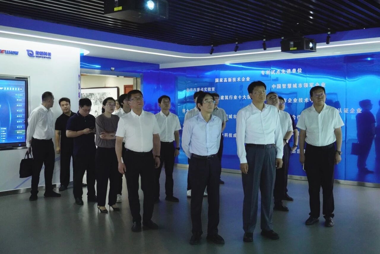 南昌市委副书记、市长高世文调研南宫28—以AI赋能韧性城市建设情况